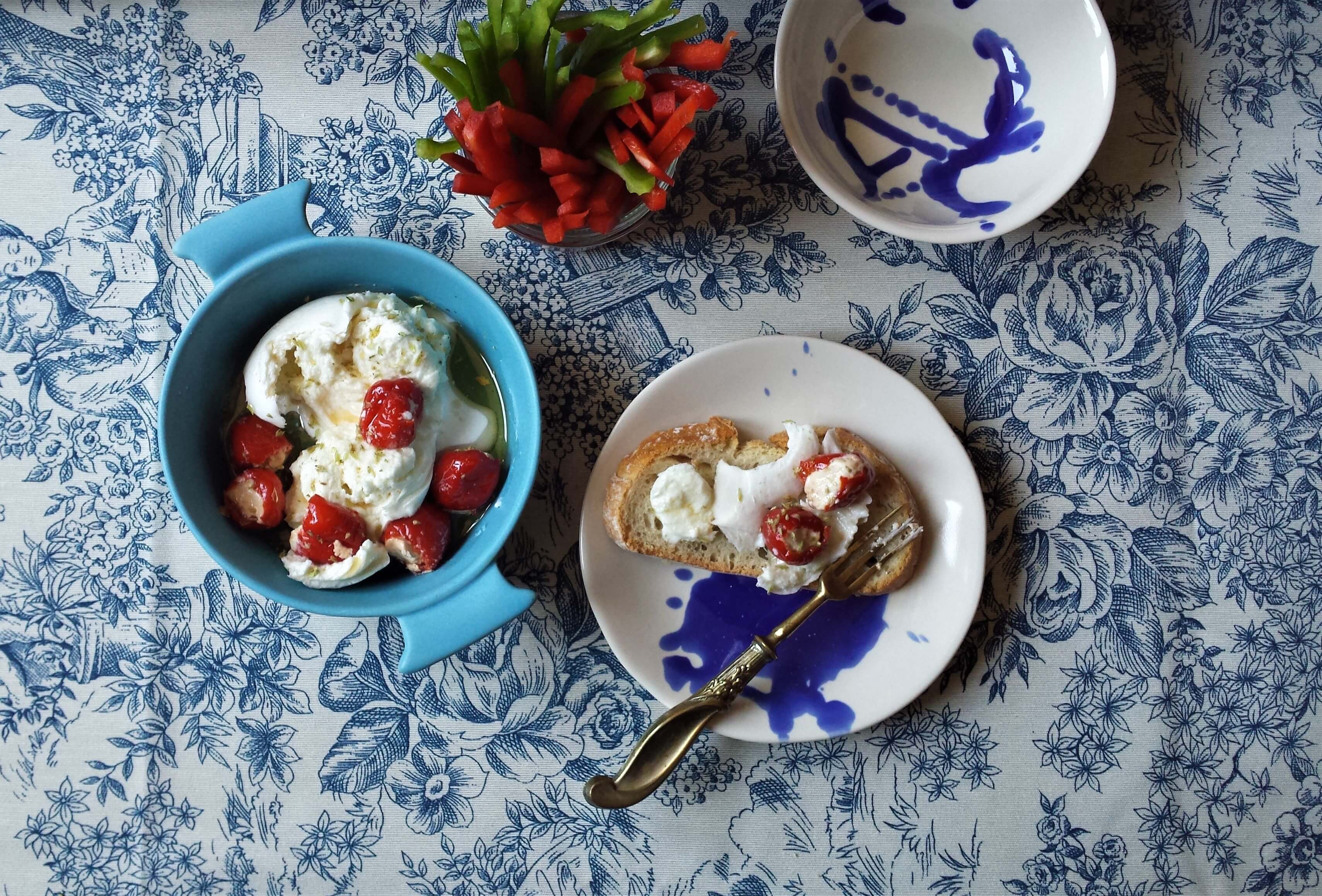 Mozzarella y pimientos cherry