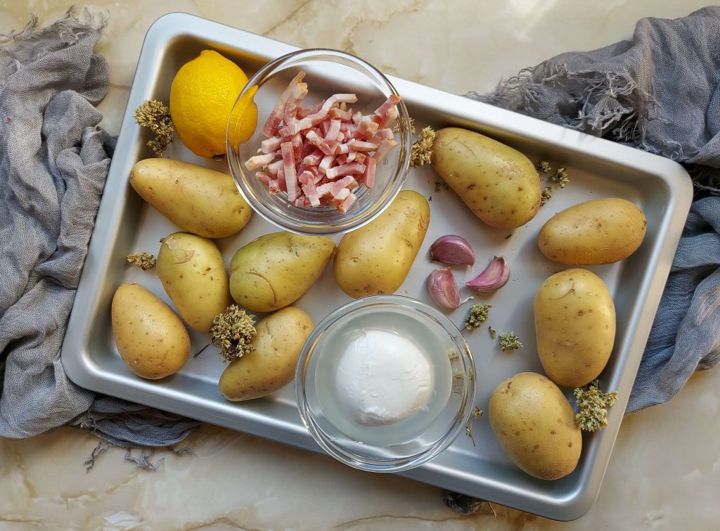 Ingredientes para las patatas al horno con hierbas y mozzarella